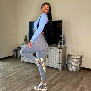 Long sleeve crop top